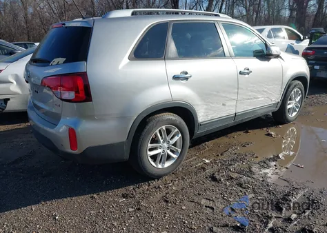 2015 Kia Sorento Lx из США, поврежденный, VIN 5XYKTCA68FG638360